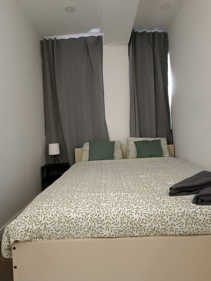 Plaza Caparica Hostel