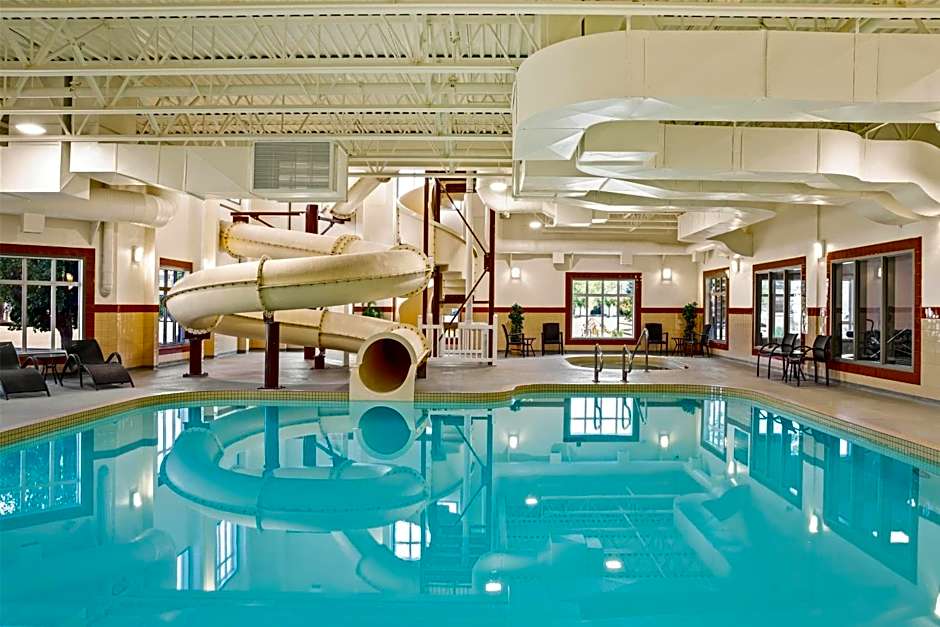 Ramada by Wyndham Drumheller Hotel & Suites