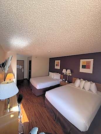 2 Queen Beds