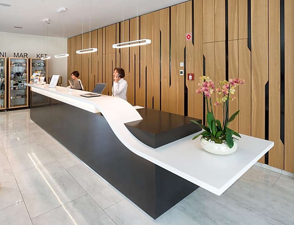 Akeah Verdi Budapest