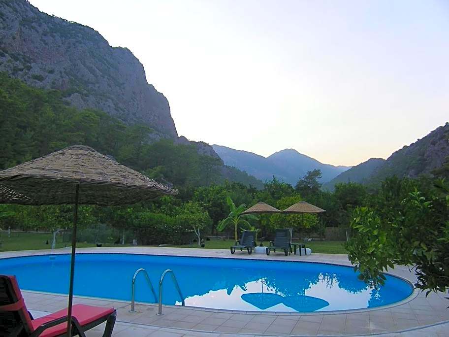 Portalimo Lodge Hotel - Adult Only +12