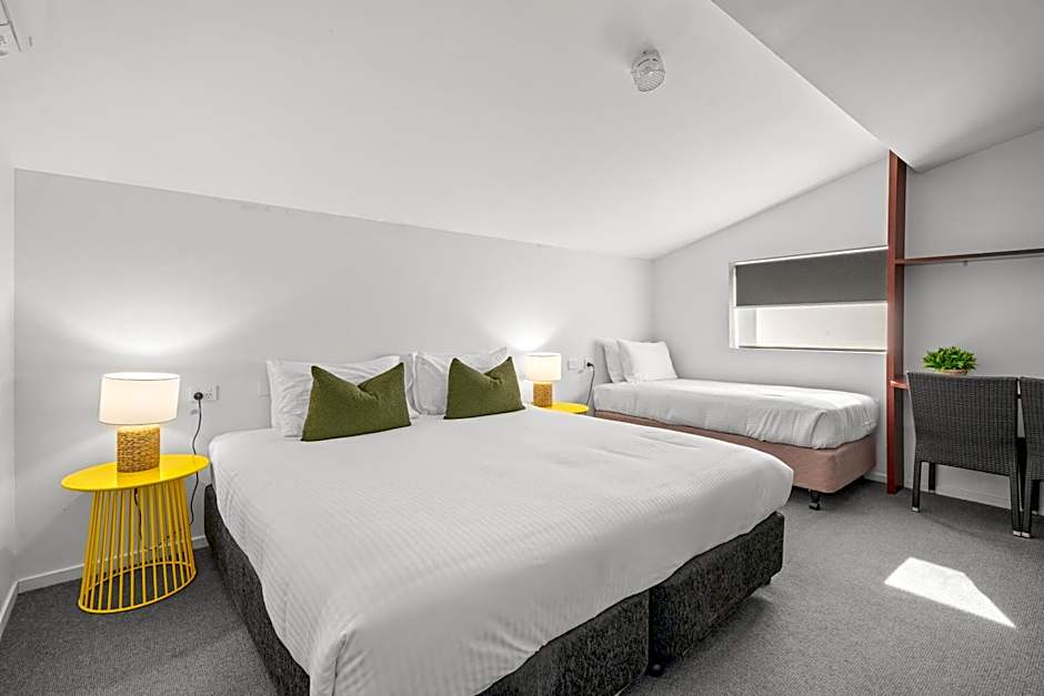 Grand Hotel and Studios