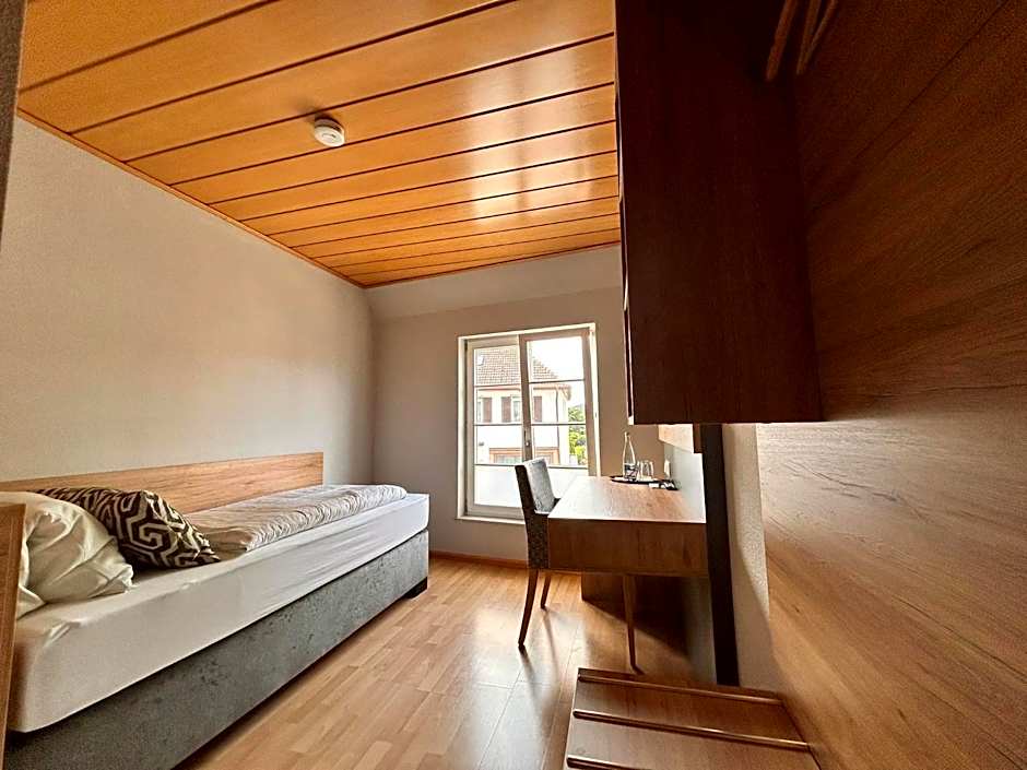 Zdjęcie 1 z 3 — Single Room