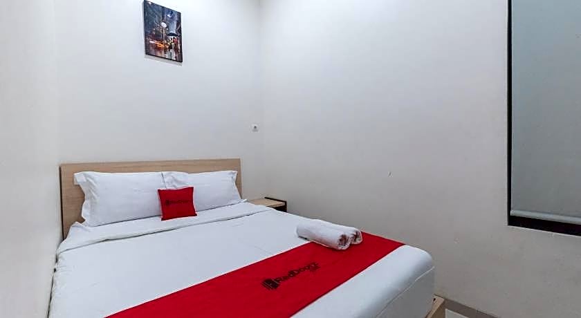 RedDoorz near CSB Mall Cirebon