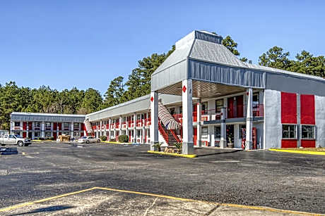 OYO Hotel Pineville LA Hwy 165