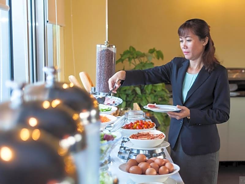 Ibis Saigon South Hotel