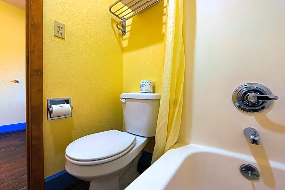 Coastal Inn by OYO Lincoln City - Oregon Coast Hwy