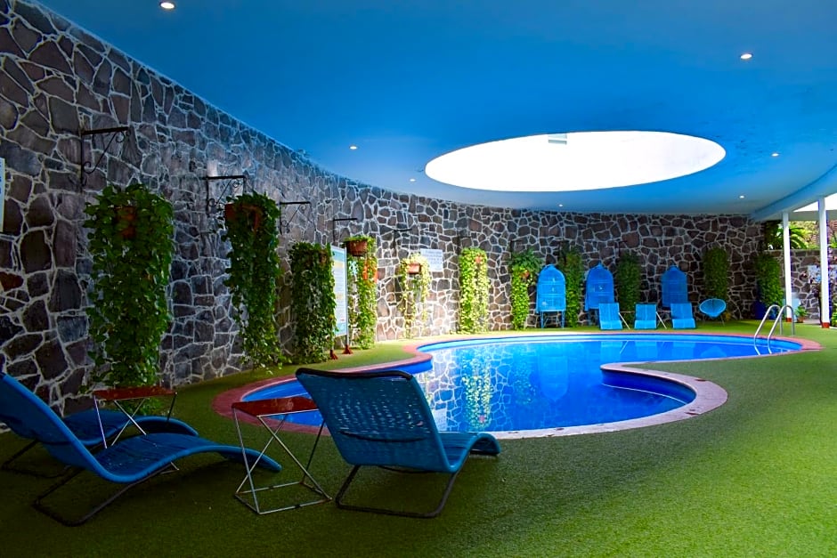 Country Hotel & Suites