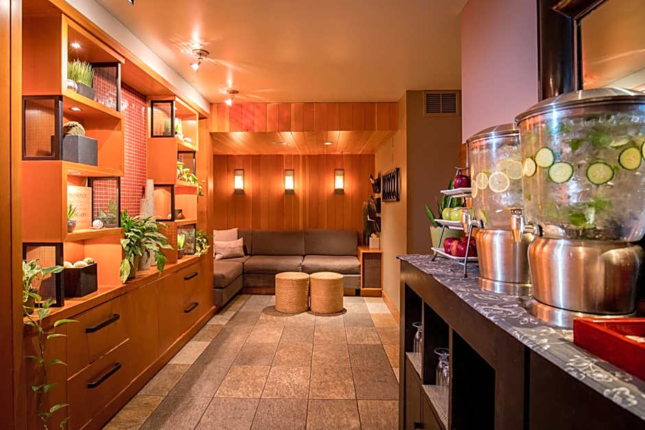 Banff Caribou Lodge And Spa