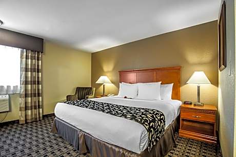 1 King Bed  No Smoking  Accessible Room