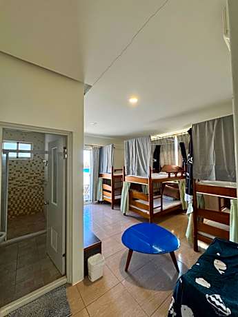Bunk Bed in Mixed Dormitory Room