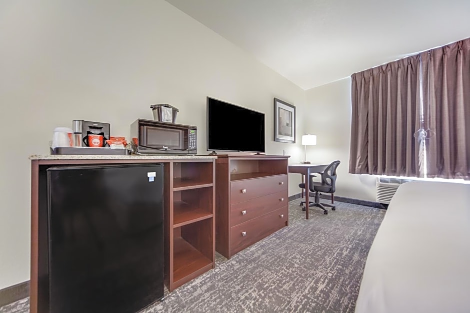 Cobblestone Inn & Suites - Holdrege