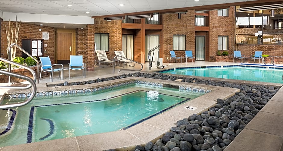 Best Western Plus Landmark Inn