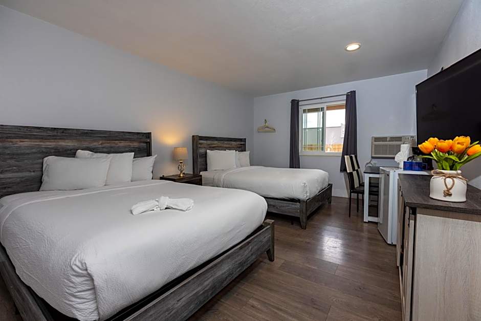 RiverWalk Inn