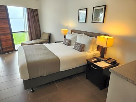 Deluxe Room with 1 Queen size bed, Ocean view