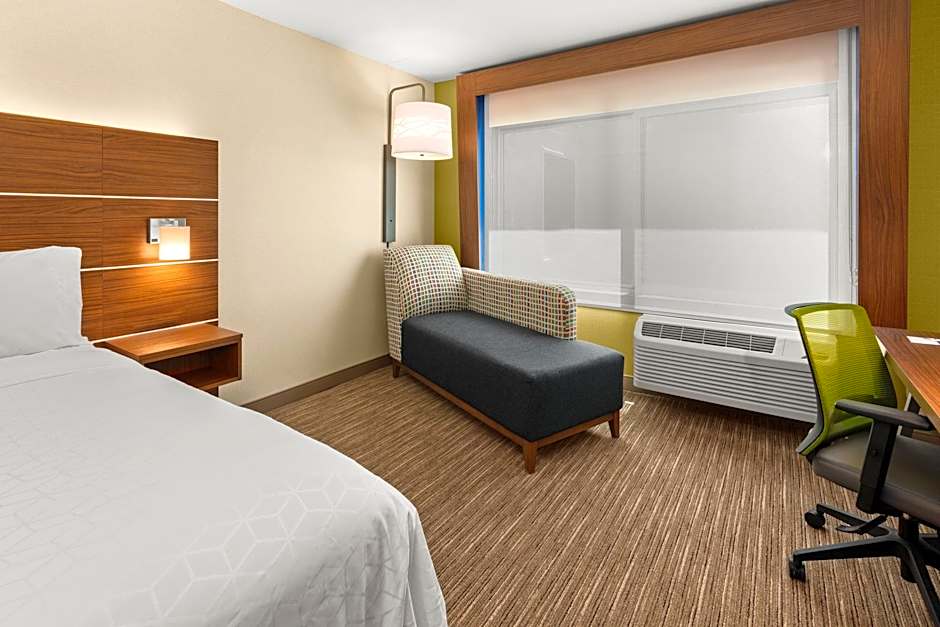 Holiday Inn Express And Suites Suisun City Napa Valley Area By IHG