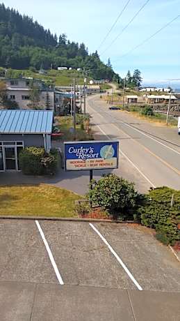Curley's Resort & Dive Center