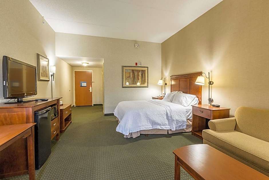 Photo 1 of 5 of 1 Queen Bed, Hearing/Mobility Accessible, Roll in Shower