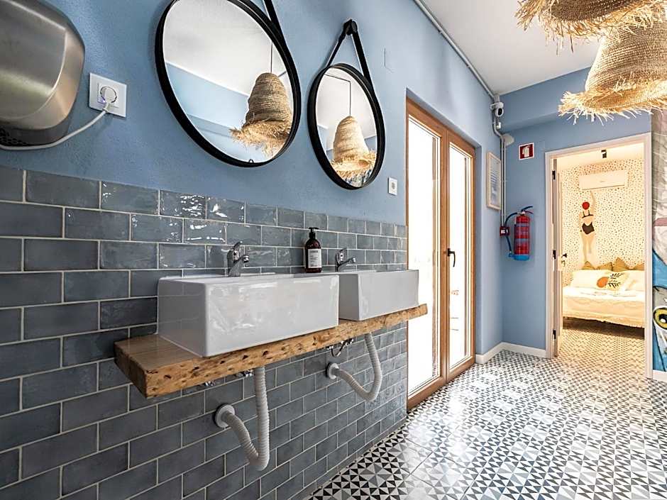 Walk in Hostel Faro Airport