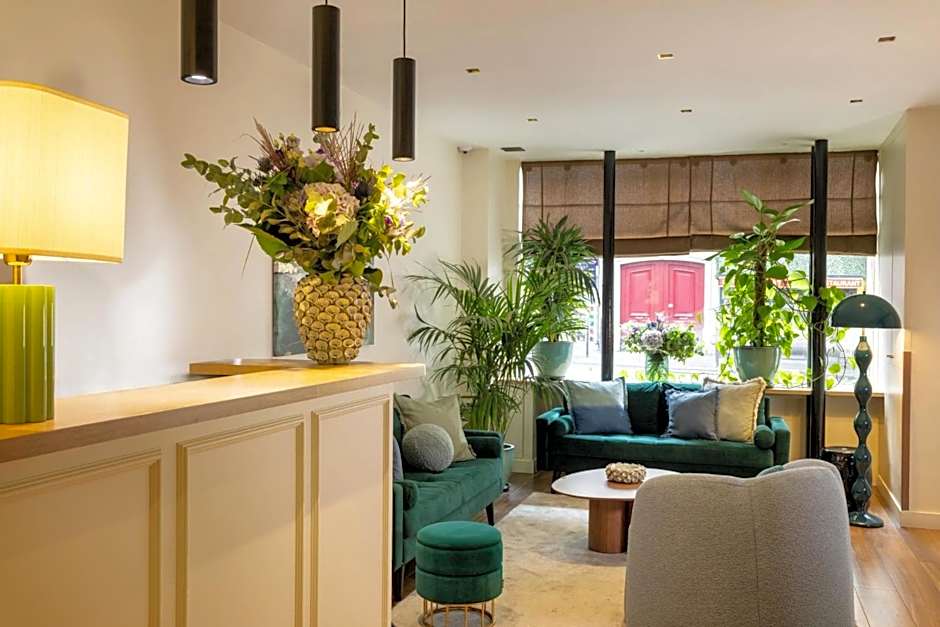 Midnight Hotel Paris