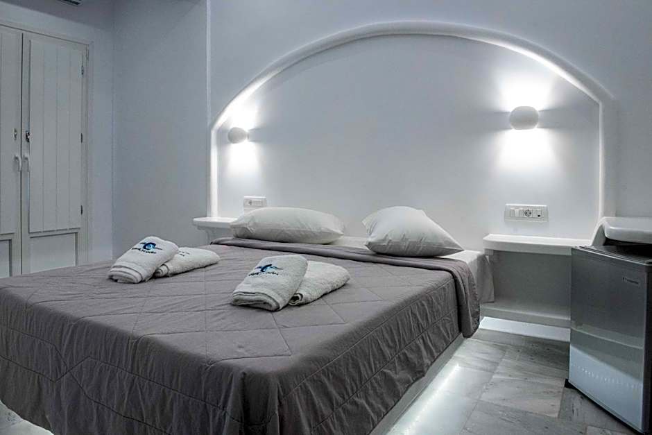 Cyclades Hotel