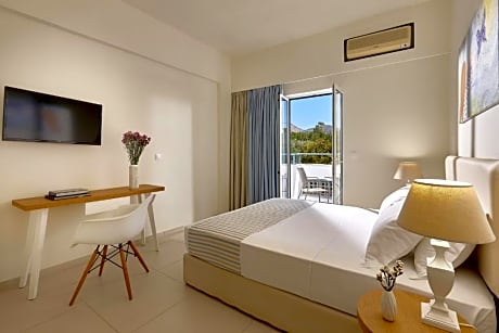 SINGLE GARDEN POOL VIEW