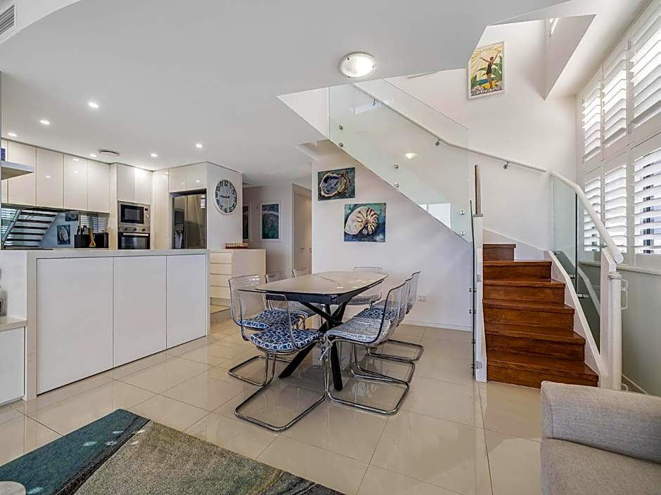 Meridian Alex Beach Apartments