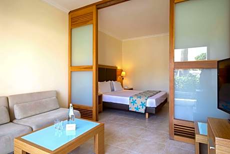 Xtra Sol Family Room