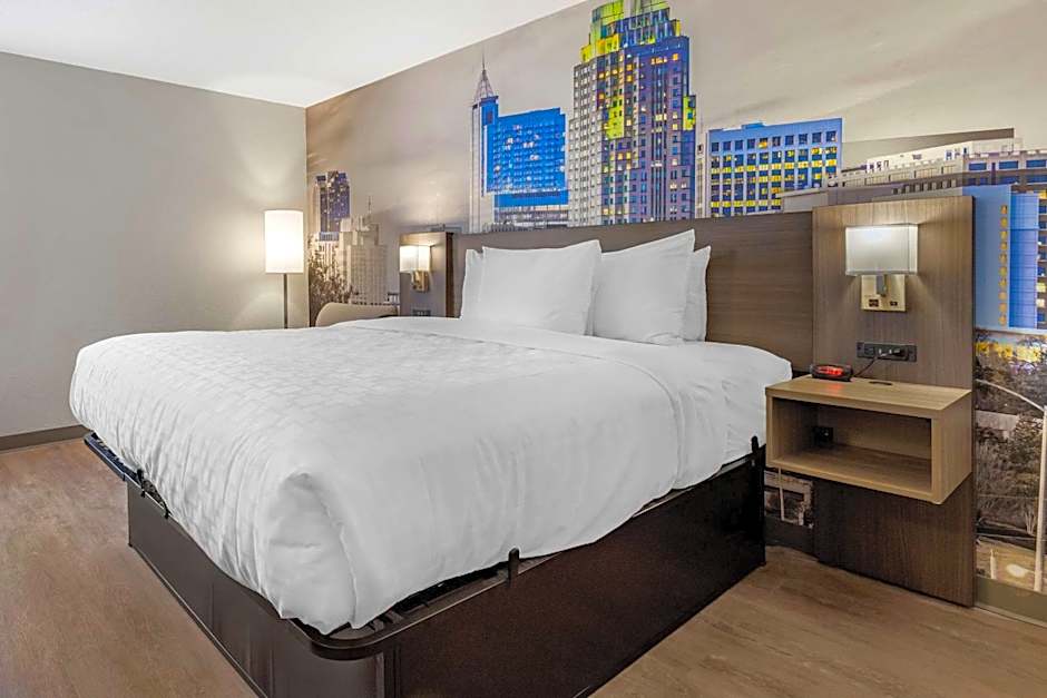 Clarion Pointe Raleigh Midtown