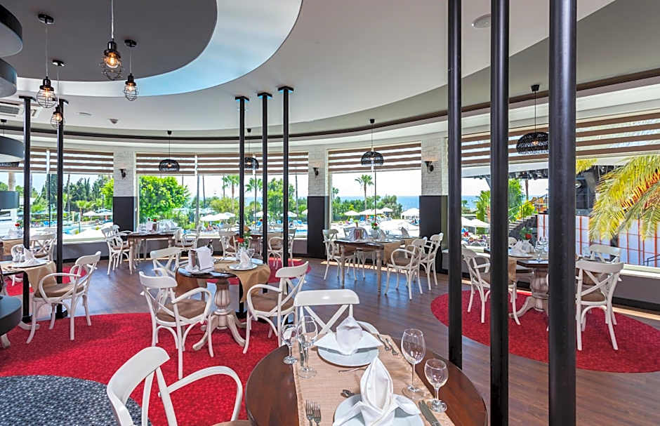 Iz Flower Side Beach Hotel