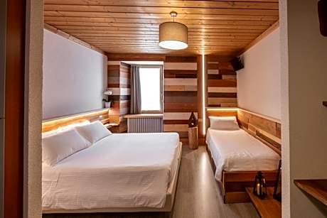 Triple Room with Mountain View