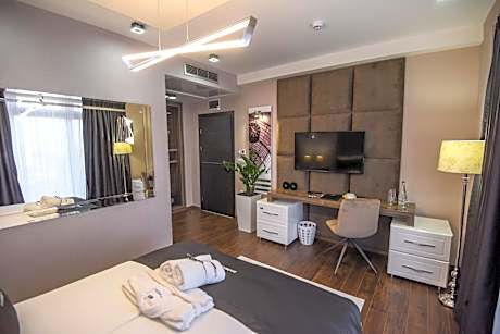 Standard Double Room - Free Airport Shuttle