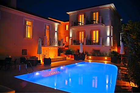 Korina Gallery Hotel