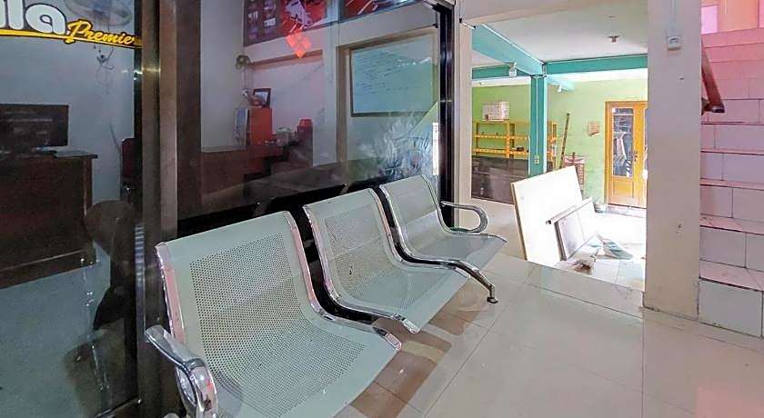 Artayya Puri 3 Syariah near Terminal Caruban Mitra RedDoorz