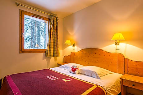 Two-Bedroom Apartment (5-6 Adults)