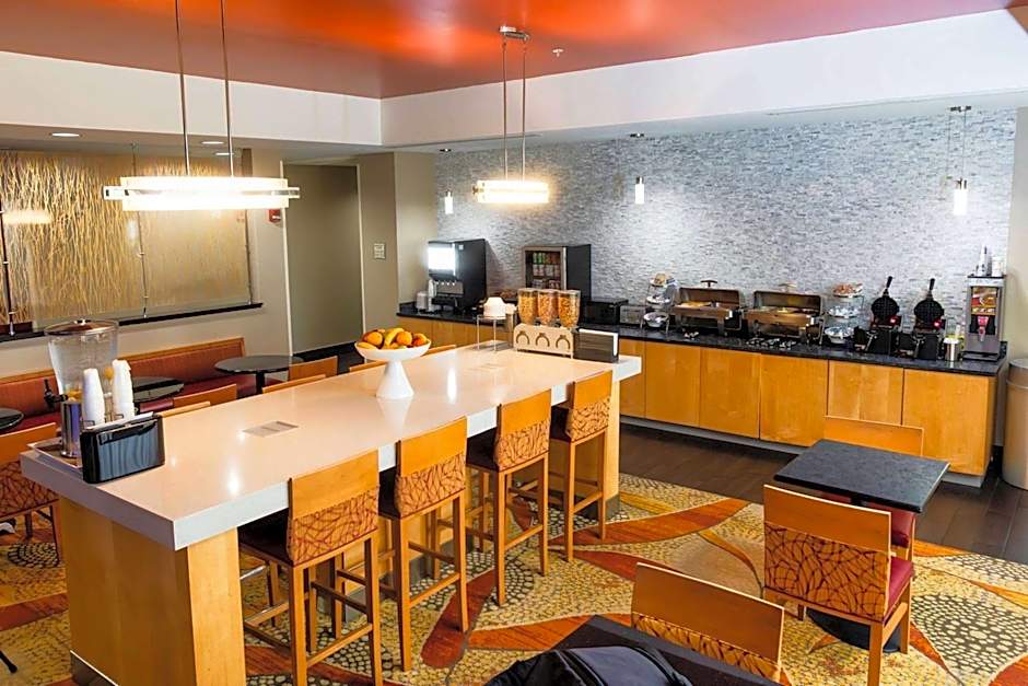 La Quinta Inn & Suites by Wyndham Starkville