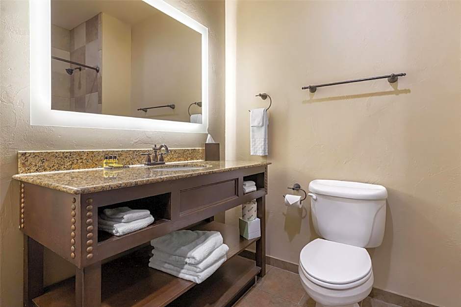 Best Western Plus Cimarron Hotel & Suites
