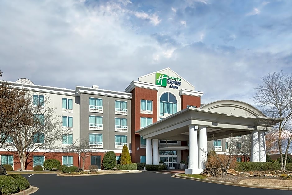 Holiday Inn Express & Suites I-26 & Us 29 At Westgate Mall, an IHG Hotel