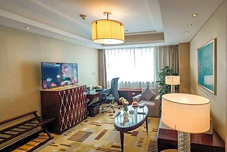 Executive Deluxe Suite, Executive level, Guest room, 1 King