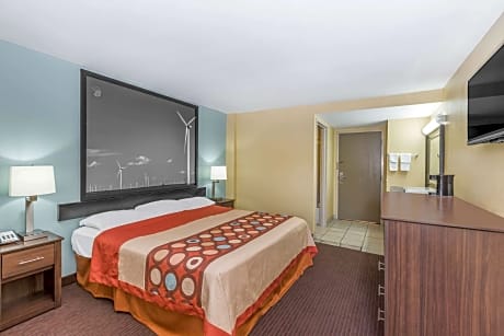 1 King Bed Deluxe Room Non-Smoking