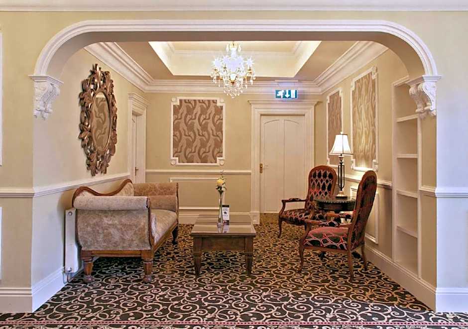 Fitzgeralds Woodlands House Hotel