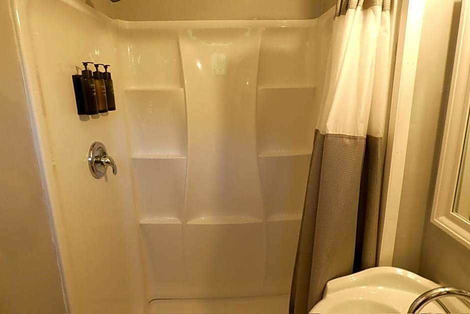 Aquastar Inn