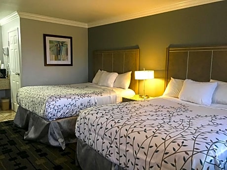 2 Queen Beds Accessible NS