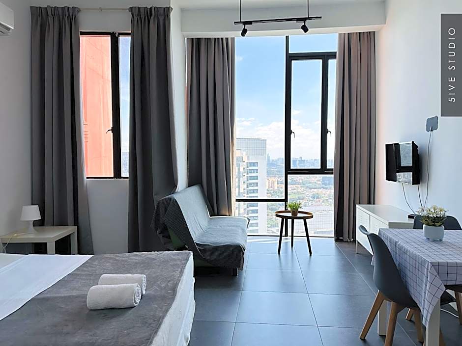 Five Studio - Empire Damansara