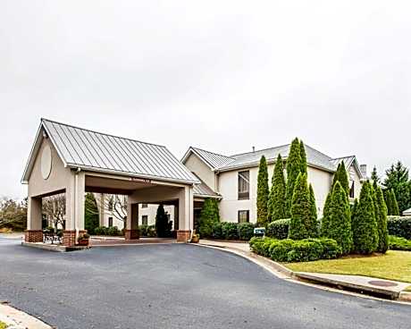 Quality Inn & Suites Dawsonville