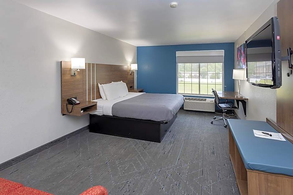 Countryside Inn and Suites