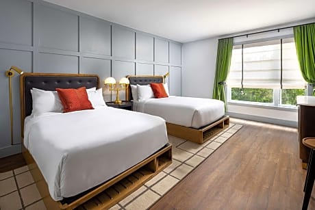 2 Queen Beds