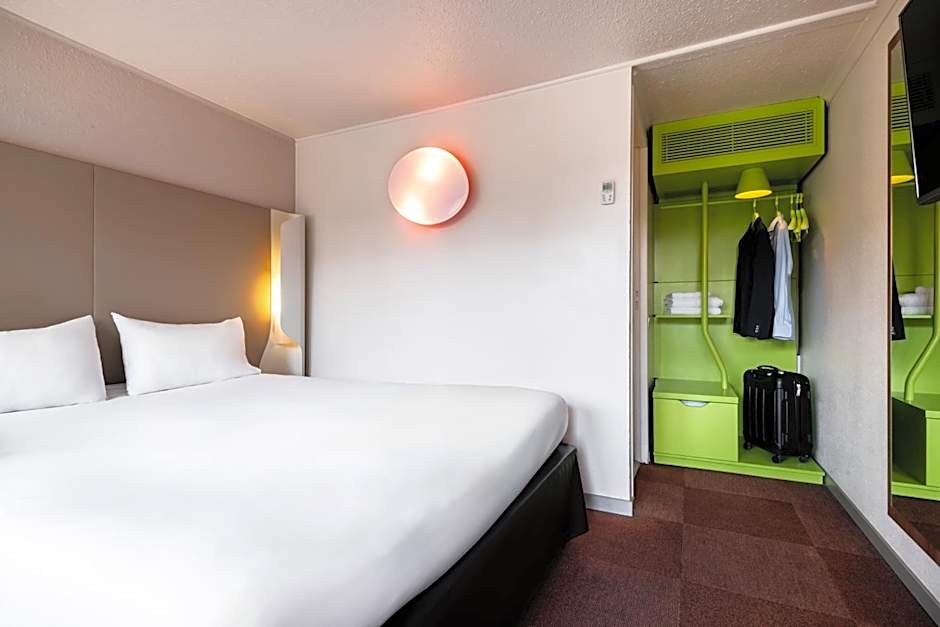 Campanile Montesson Le Vesinet Hotel
