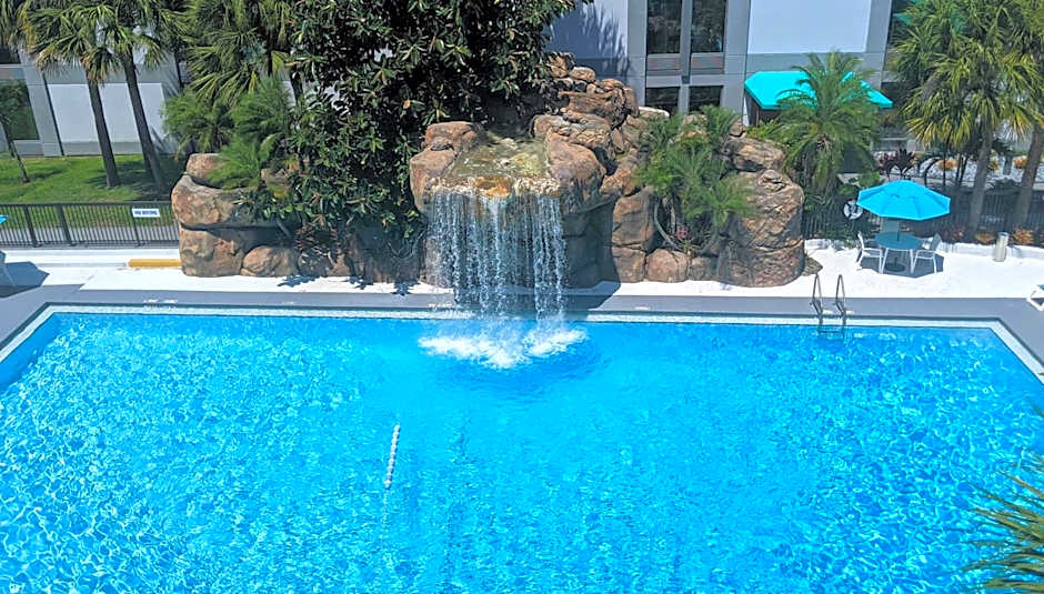 Opal Hotel & Suites