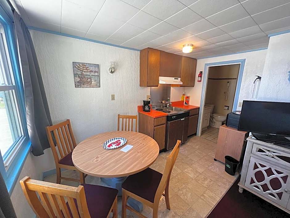 Claddagh Motel & Suites